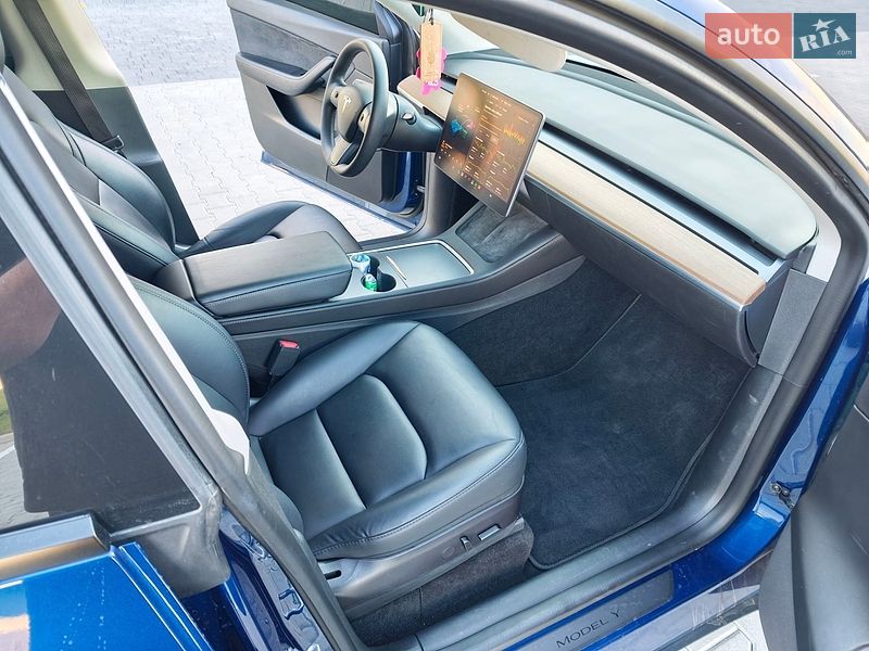 Внедорожник / Кроссовер Tesla Model Y 2021 в Львове