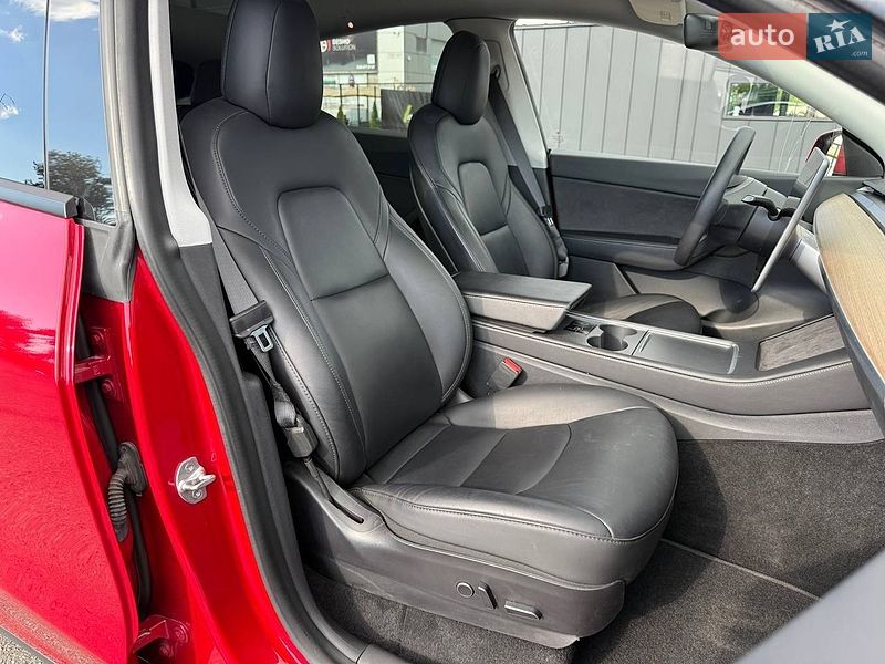 Внедорожник / Кроссовер Tesla Model Y 2021 в Киеве