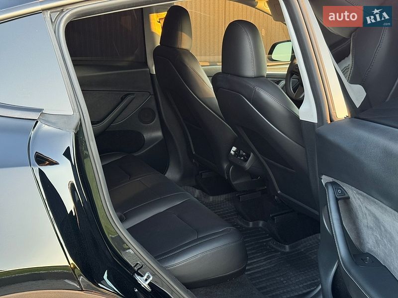Внедорожник / Кроссовер Tesla Model Y 2023 в Виннице