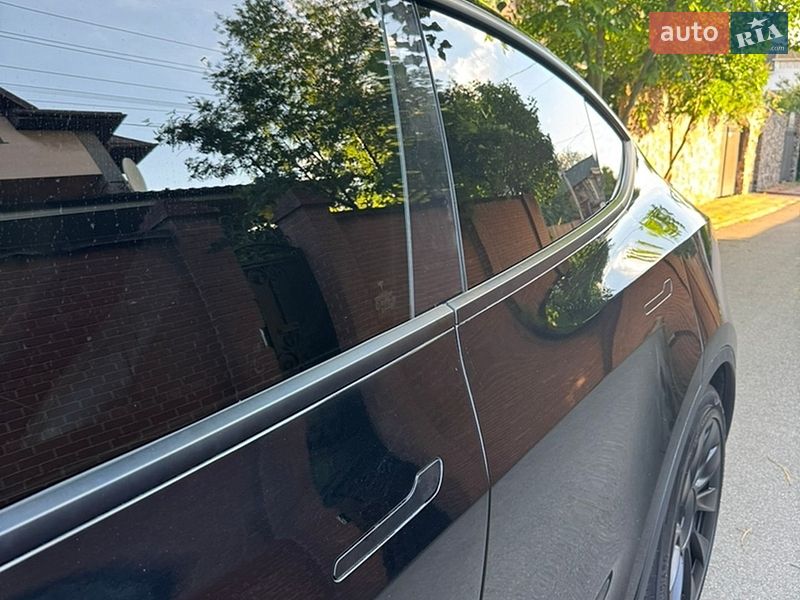 Позашляховик / Кросовер Tesla Model Y 2021 в Києві