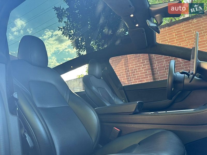 Позашляховик / Кросовер Tesla Model Y 2021 в Києві