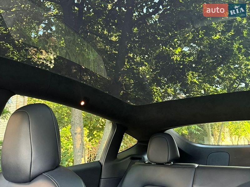 Позашляховик / Кросовер Tesla Model Y 2021 в Києві