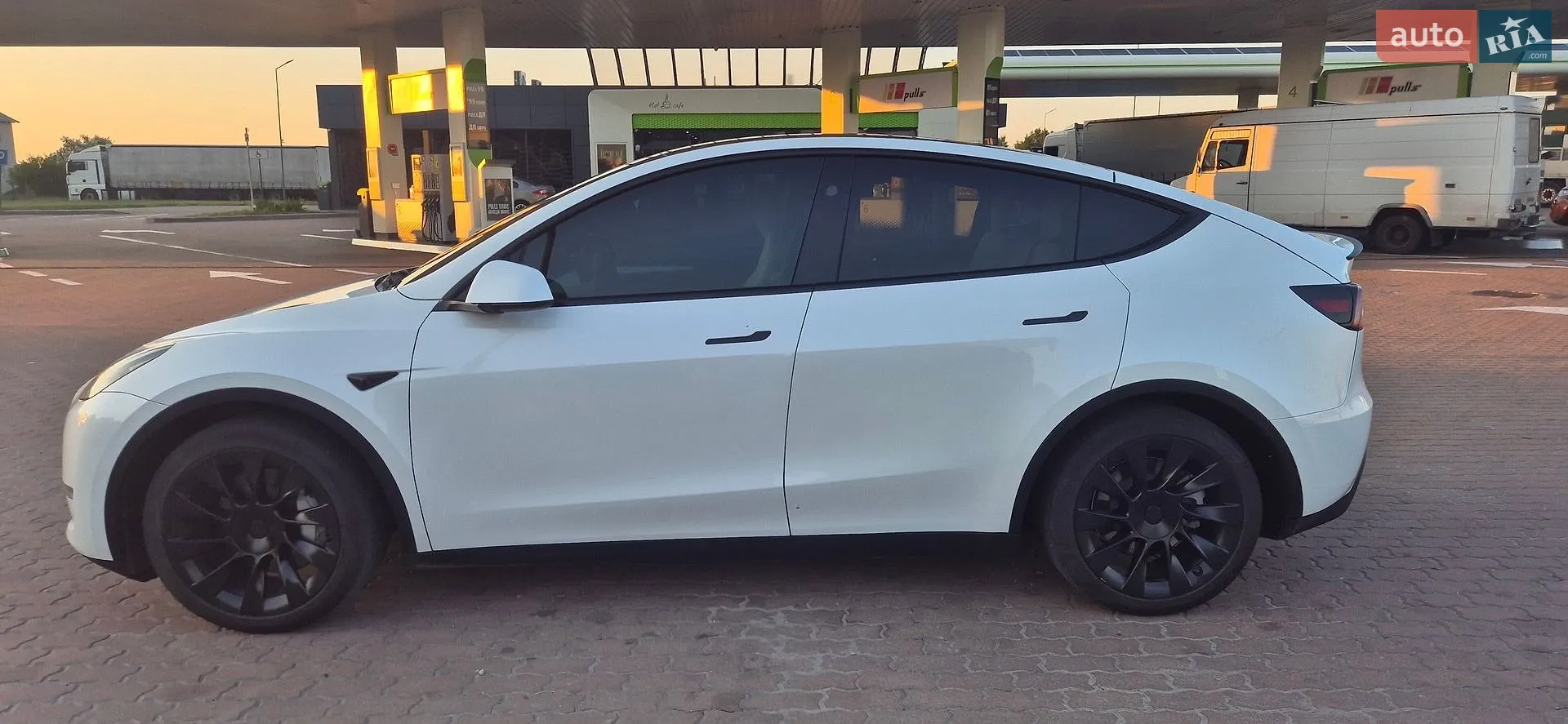 2023 Tesla Model Y - мініатюра 2