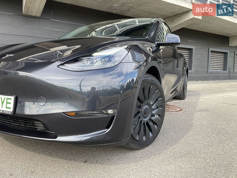 Внедорожник / Кроссовер Tesla Model Y 2024 в Киеве