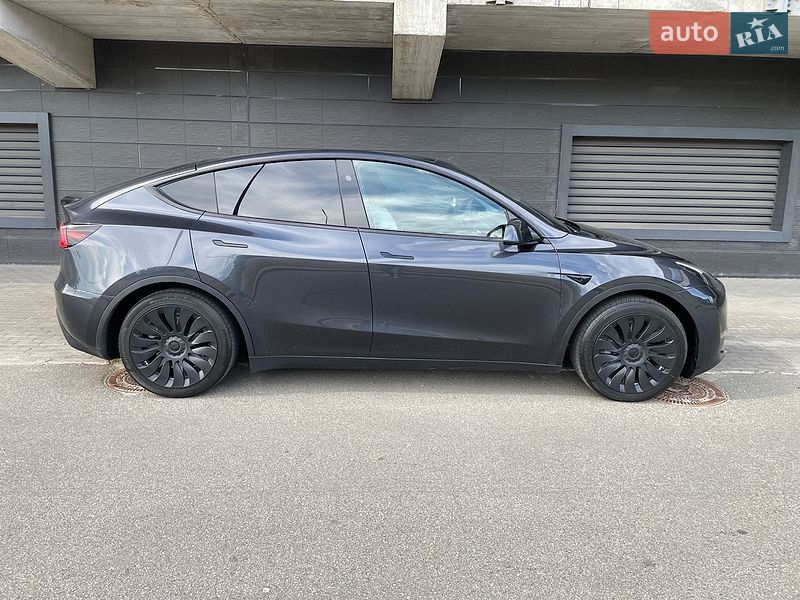 Внедорожник / Кроссовер Tesla Model Y 2024 в Киеве