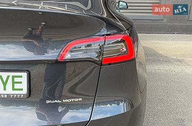 Внедорожник / Кроссовер Tesla Model Y 2024 в Киеве