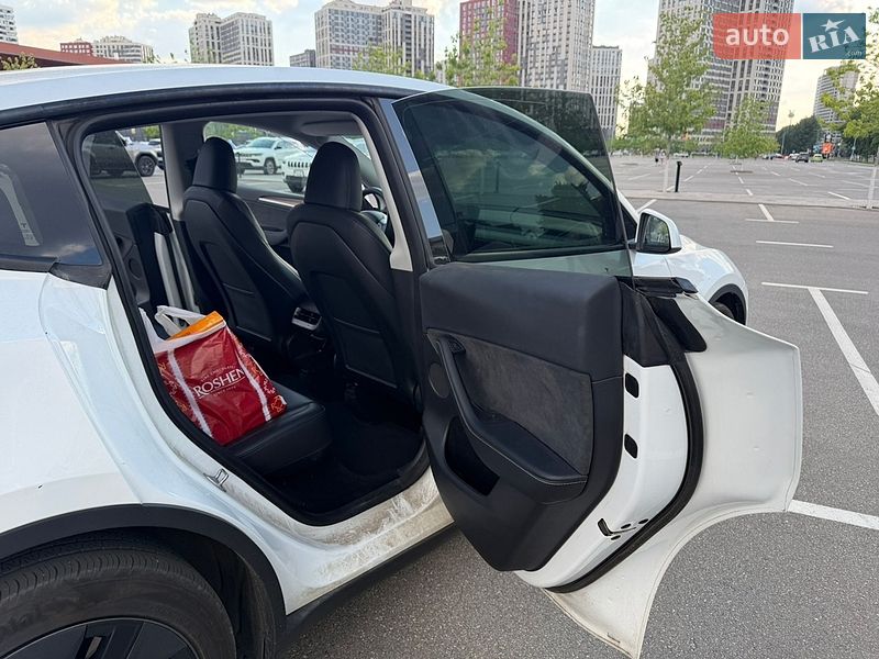 Внедорожник / Кроссовер Tesla Model Y 2023 в Киеве фото 12 Внедорожник / Кроссовер Tesla Model Y 2023 в Киеве