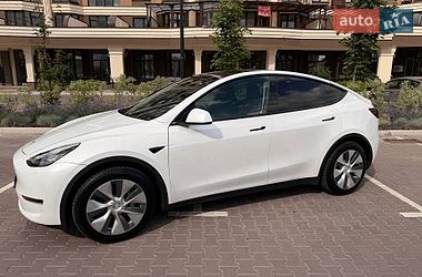 Внедорожник / Кроссовер Tesla Model Y 2023 в Киеве