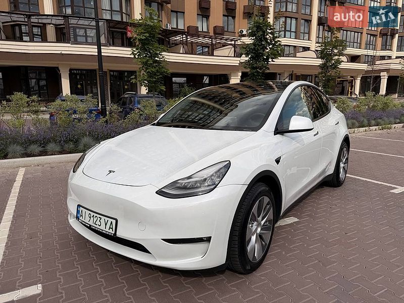 Tesla Model Y 2023
