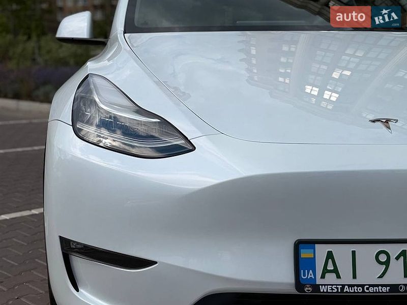Внедорожник / Кроссовер Tesla Model Y 2023 в Киеве