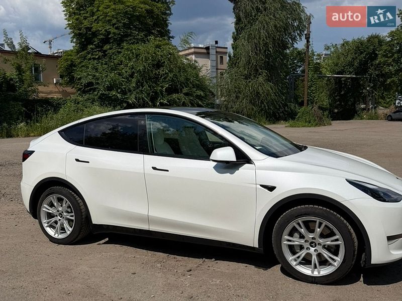 Позашляховик / Кросовер Tesla Model Y 2022 в Сумах