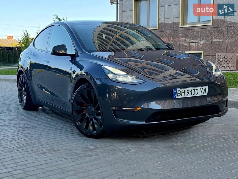 Позашляховик / Кросовер Tesla Model Y 2022 в Львові