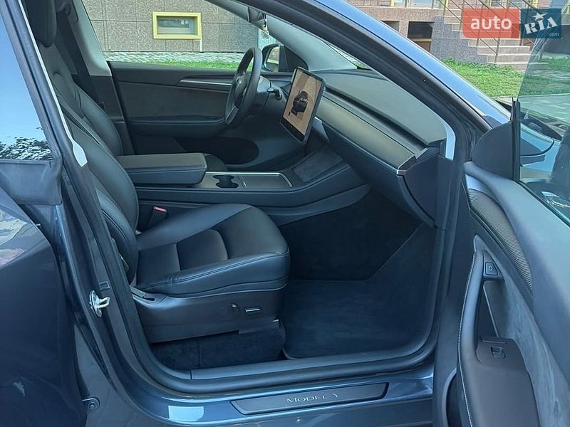 Позашляховик / Кросовер Tesla Model Y 2022 в Львові