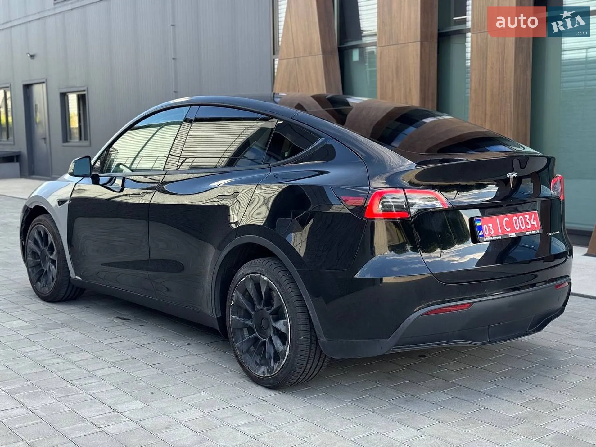 2022 Tesla Model Y - мініатюра 3