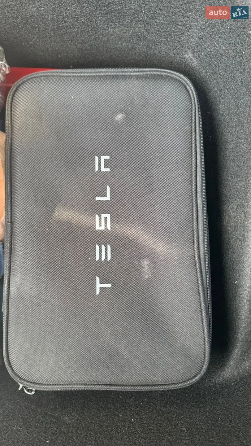 Tesla Model Y 2022 VIN LRWYGCFSXPC636858 фото оголошення 18 з 34