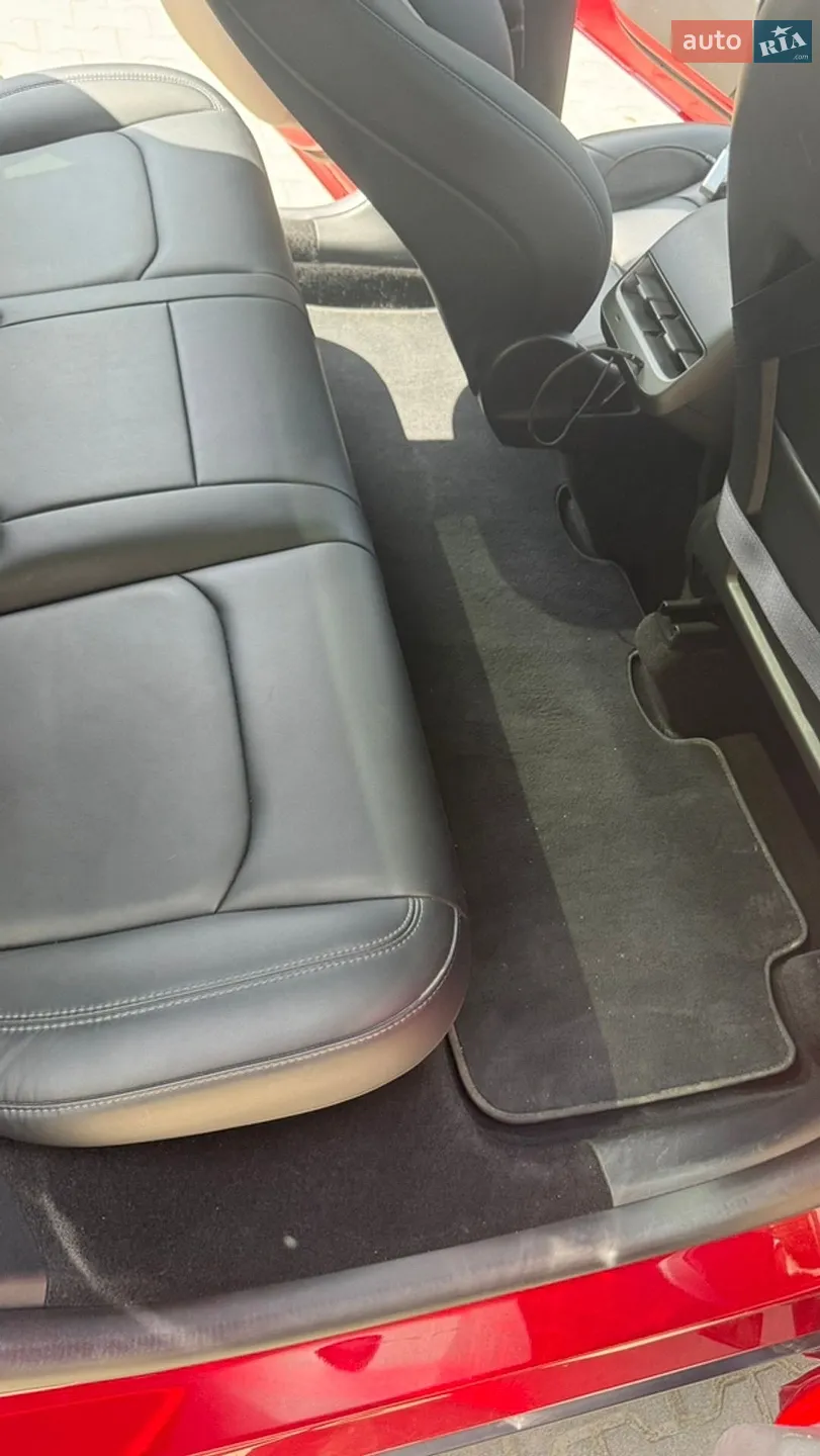 Tesla Model Y 2022 VIN LRWYGCFSXPC636858 фото оголошення 23 з 34