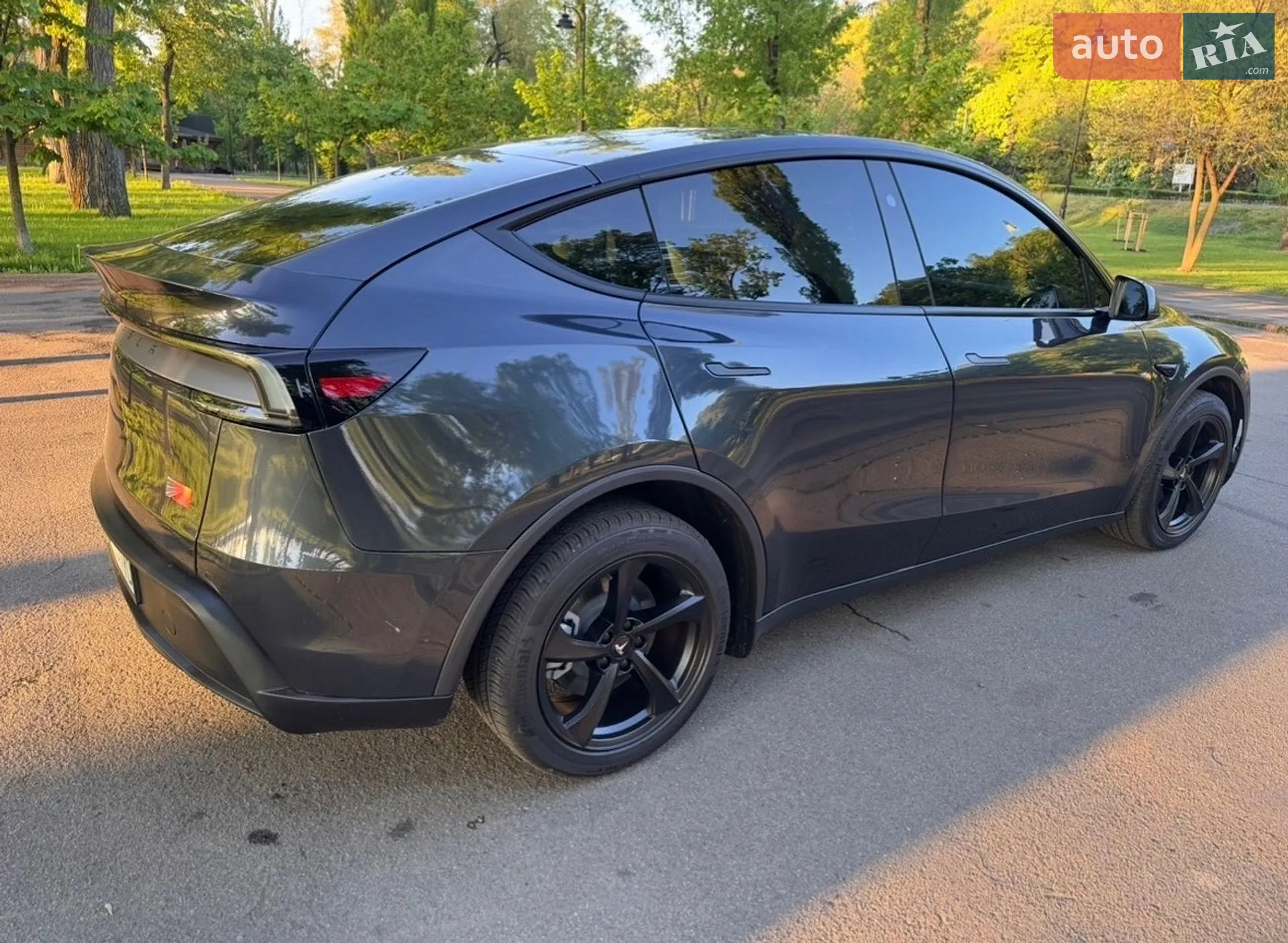 2025 Tesla Model Y - мініатюра 8