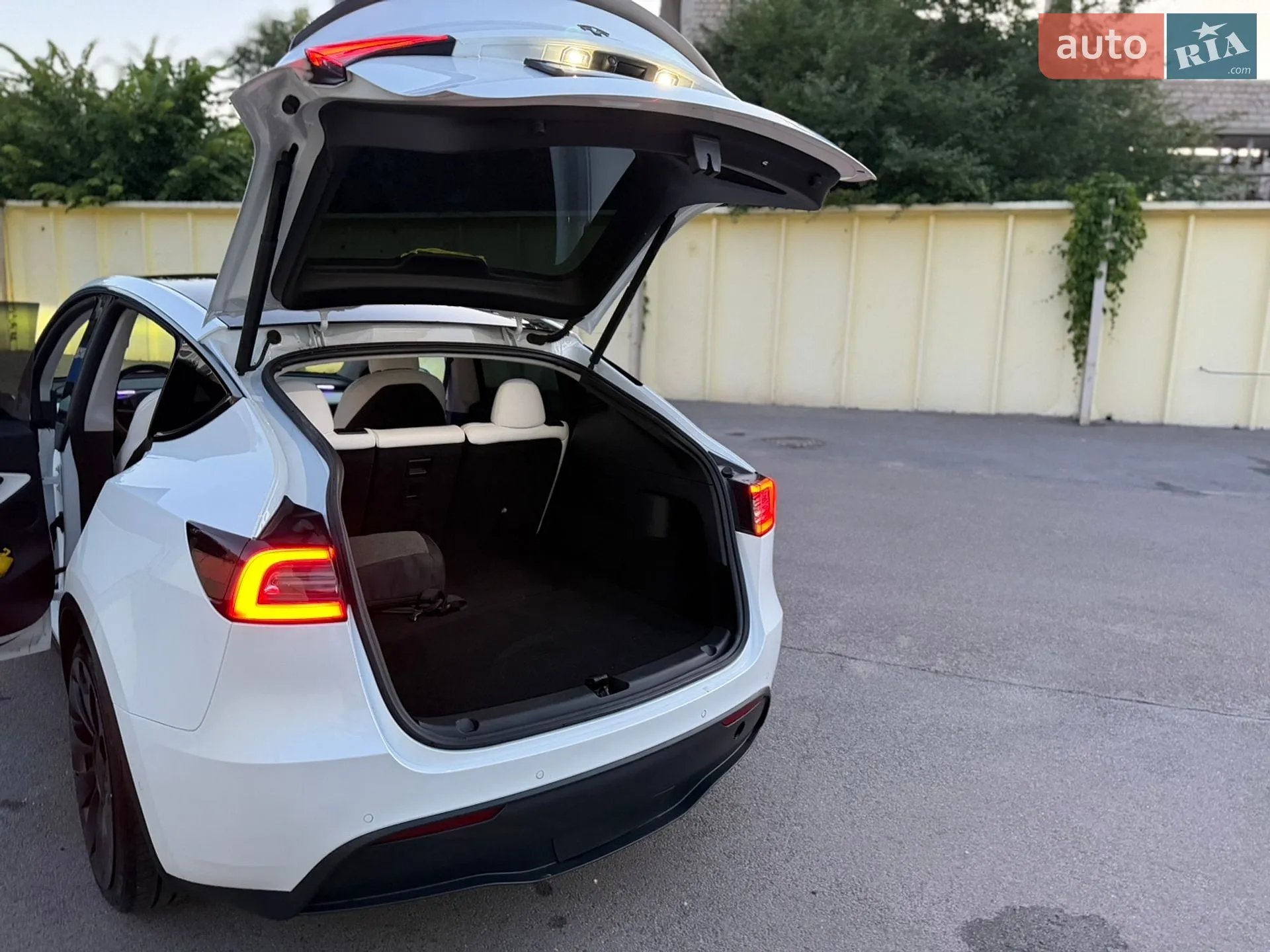 2022 Tesla Model Y - мініатюра 13