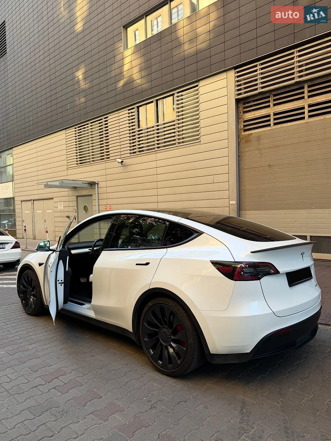 2022 Tesla Model Y - мініатюра 5
