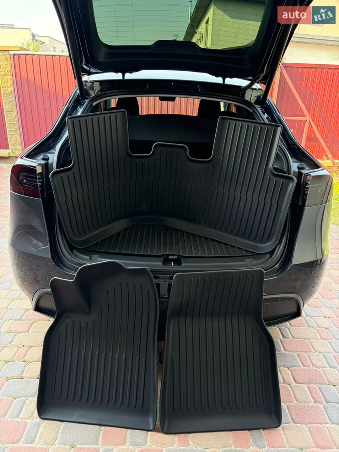 2024 Tesla Model Y - мініатюра 9