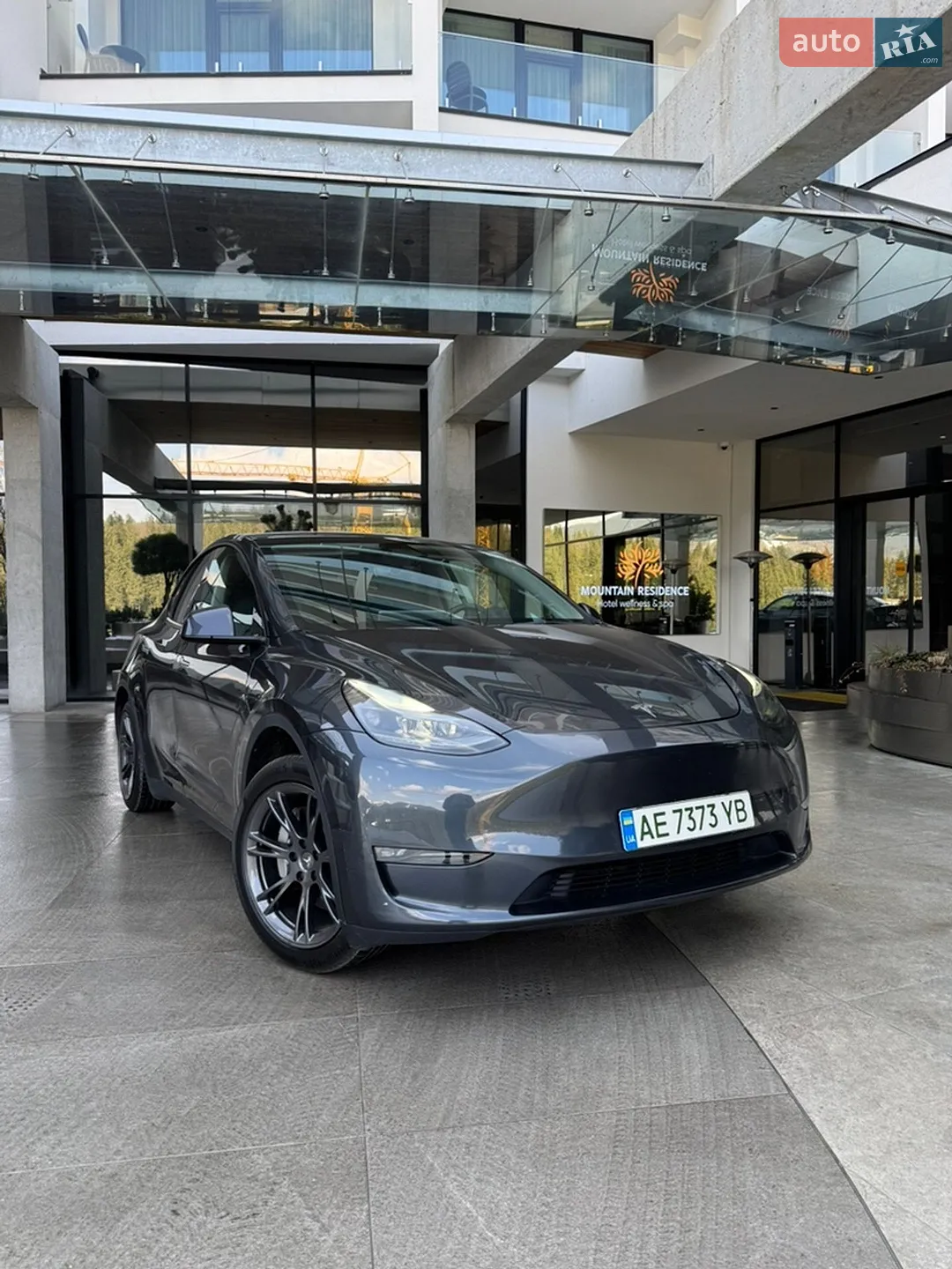 Tesla Model Y 2025 VIN 7SAYGDEE1TA388405 фото оголошення 10 з 20