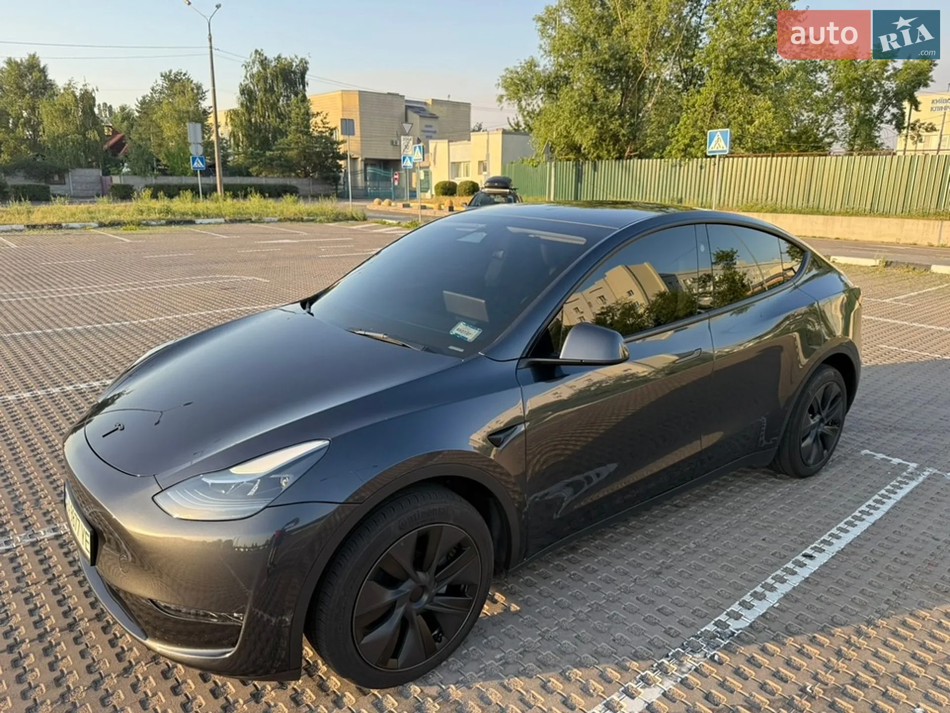 2025 Tesla Model Y - мініатюра 16