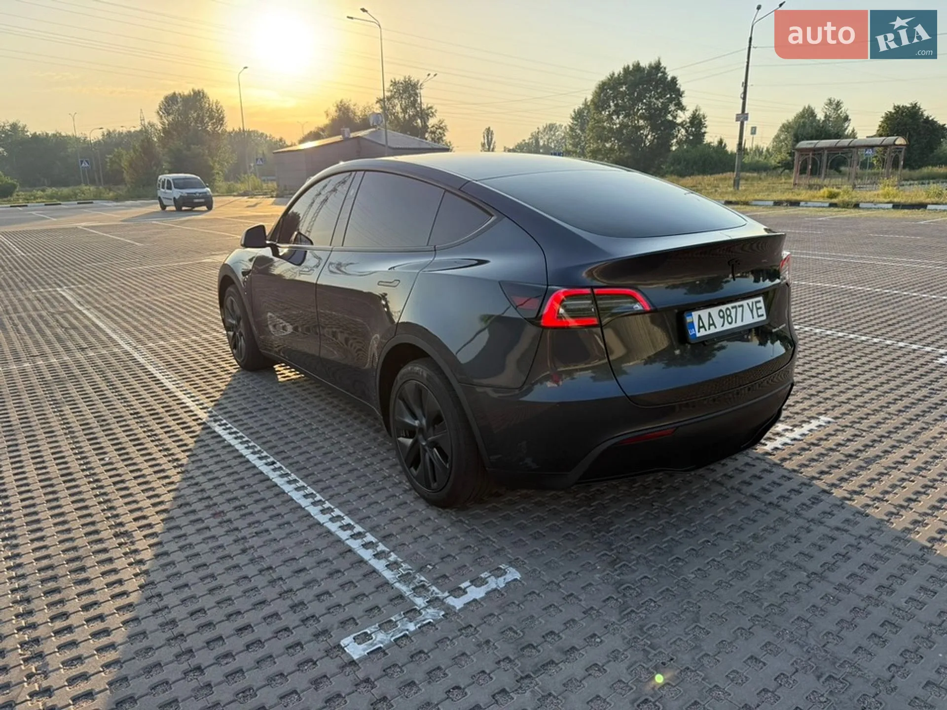 2025 Tesla Model Y - мініатюра 23