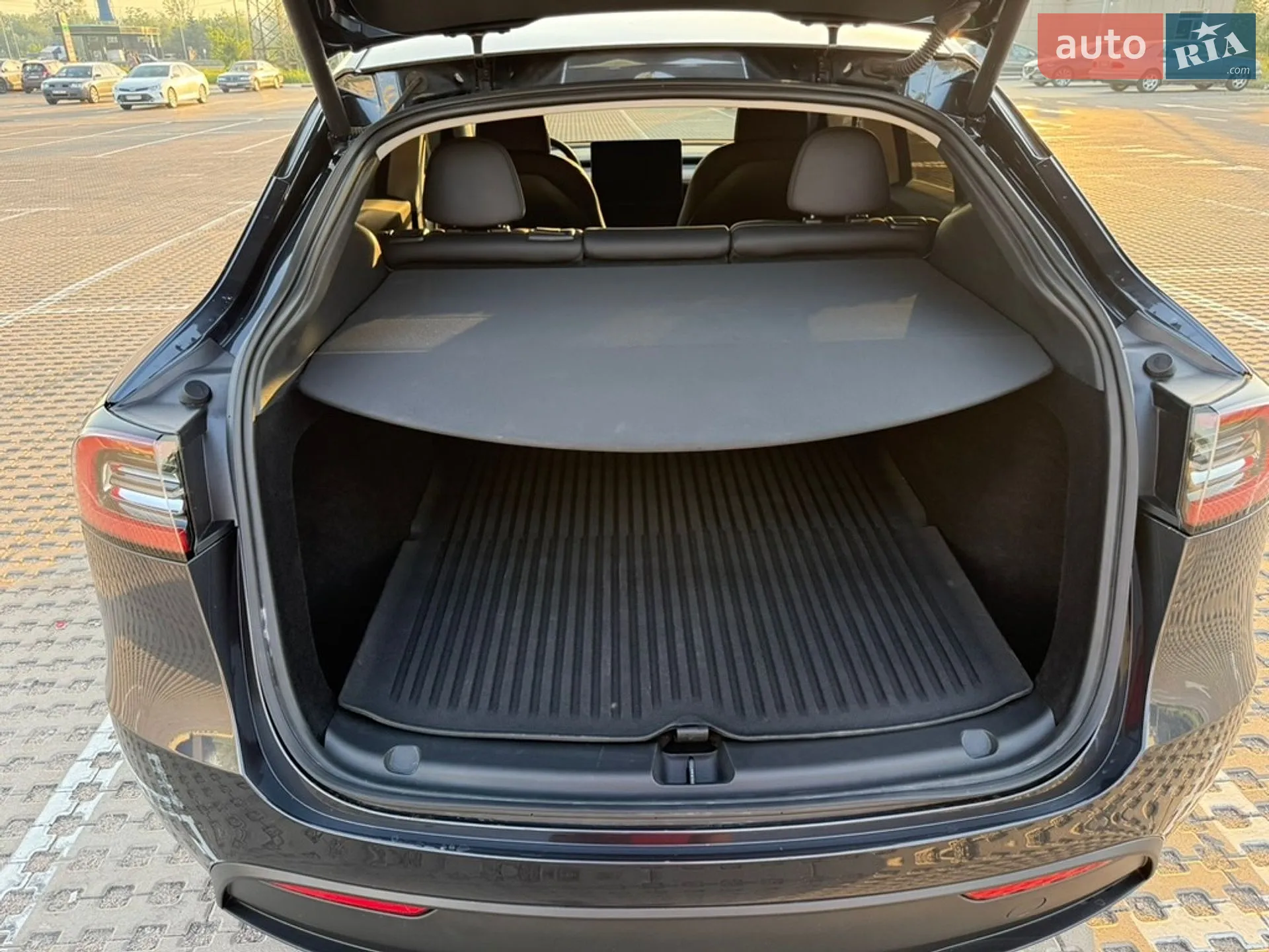 2025 Tesla Model Y - мініатюра 44