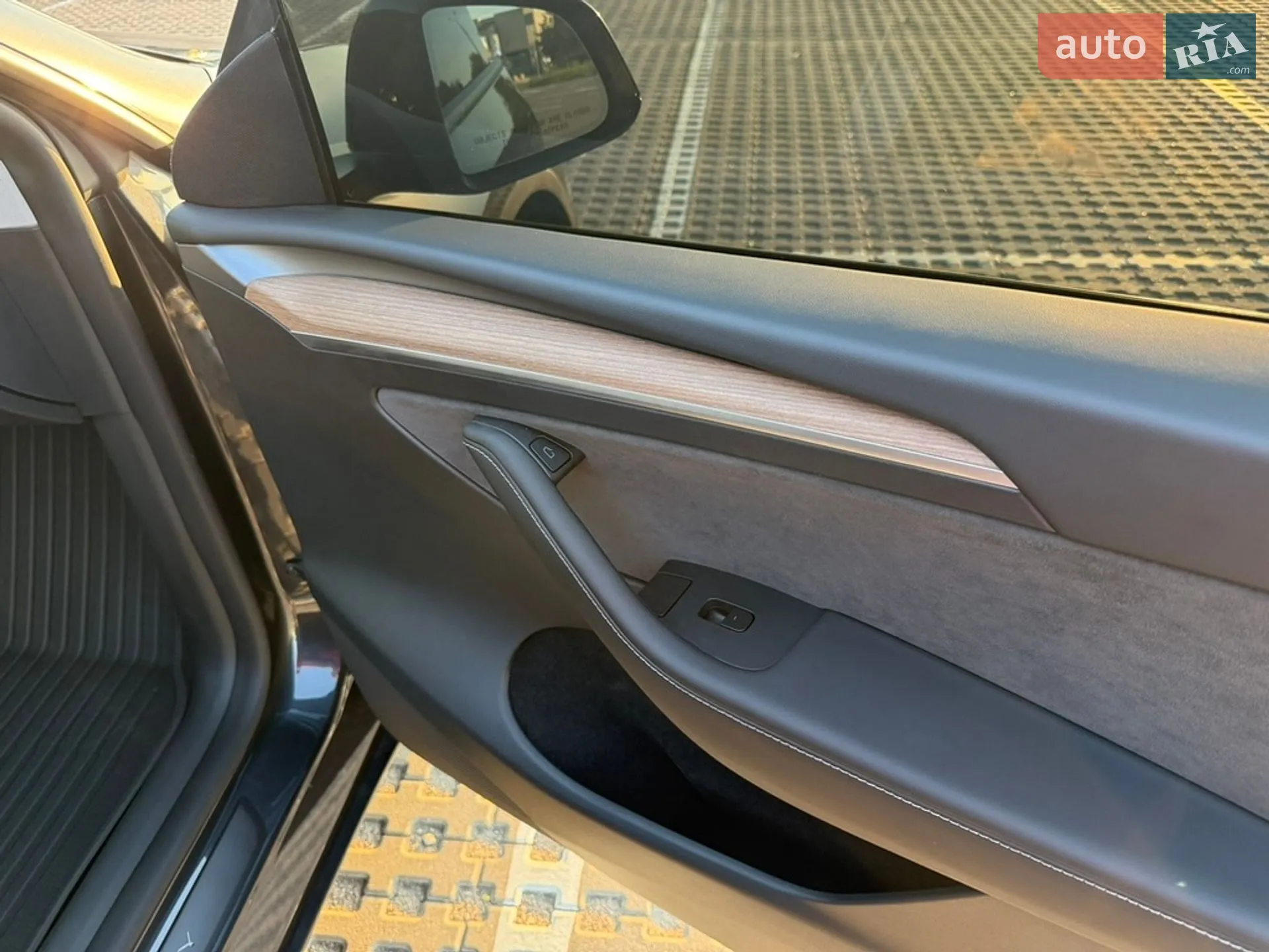 2025 Tesla Model Y - мініатюра 50