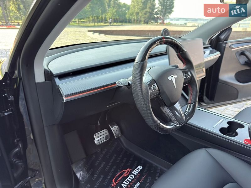 Внедорожник / Кроссовер Tesla Model Y 2024 в Киеве