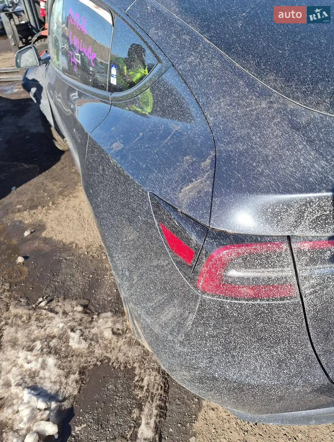 2025 Tesla Model Y - мініатюра 4