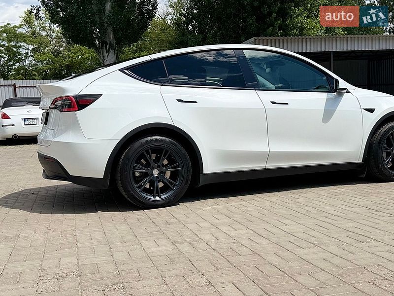 Внедорожник / Кроссовер Tesla Model Y 2023 в Днепре