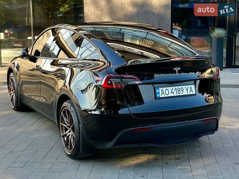 Позашляховик / Кросовер Tesla Model Y 2023 в Ужгороді