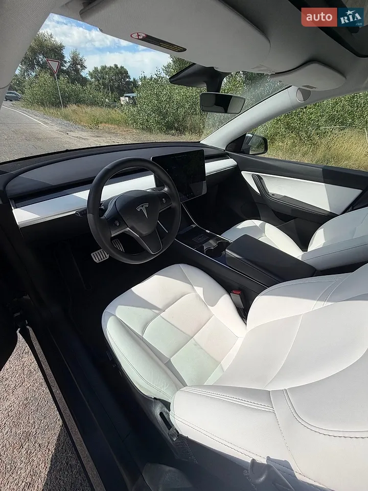 Tesla Model Y 2020