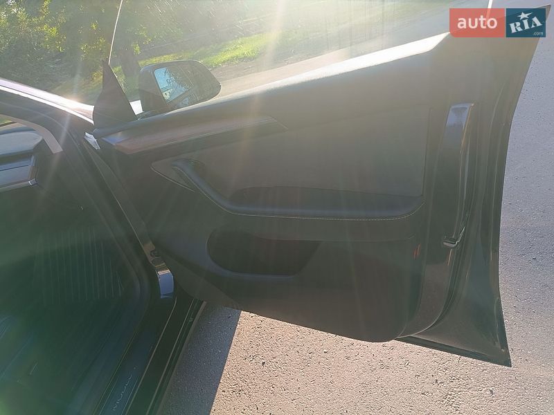 Внедорожник / Кроссовер Tesla Model Y 2024 в Днепре