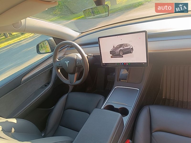 Внедорожник / Кроссовер Tesla Model Y 2024 в Днепре