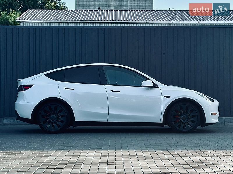 Внедорожник / Кроссовер Tesla Model Y 2023 в Кременчуге