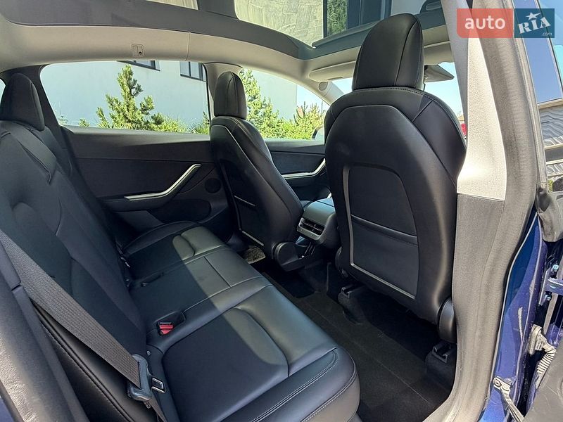 Позашляховик / Кросовер Tesla Model Y 2021 в Луцьку