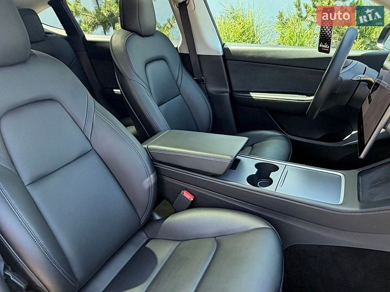 Позашляховик / Кросовер Tesla Model Y 2021 в Луцьку