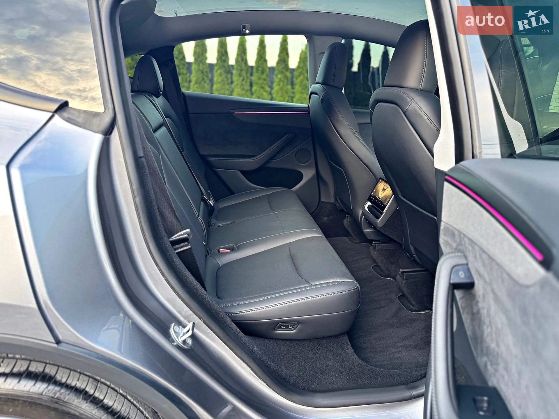 2025 Tesla Model Y - мініатюра 20