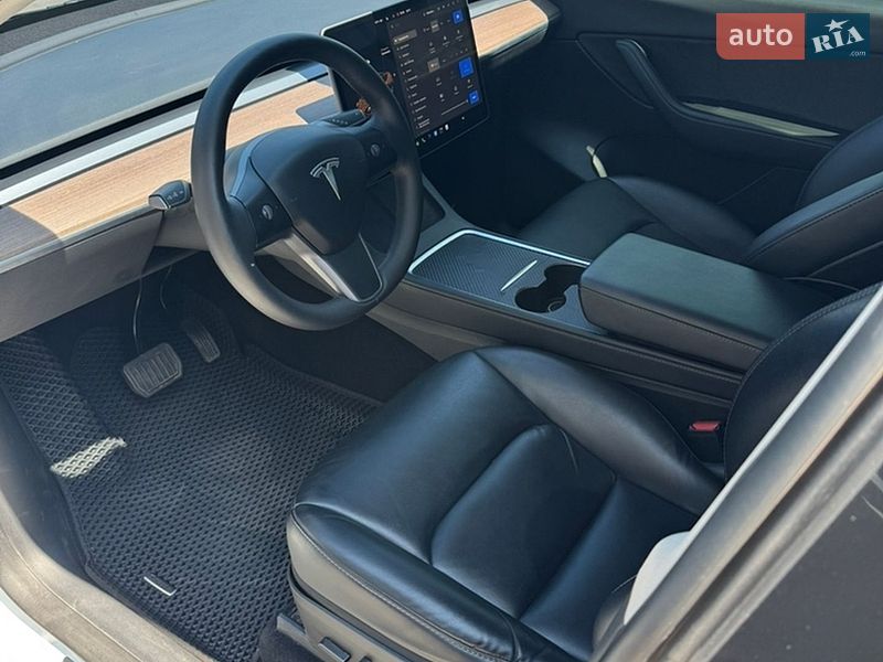 Внедорожник / Кроссовер Tesla Model Y 2022 в Мерефа