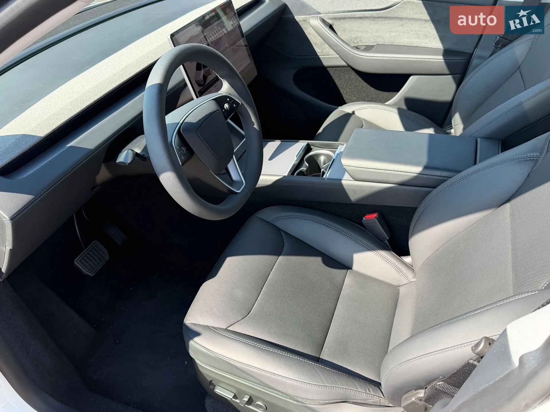 2025 Tesla Model Y - мініатюра 14
