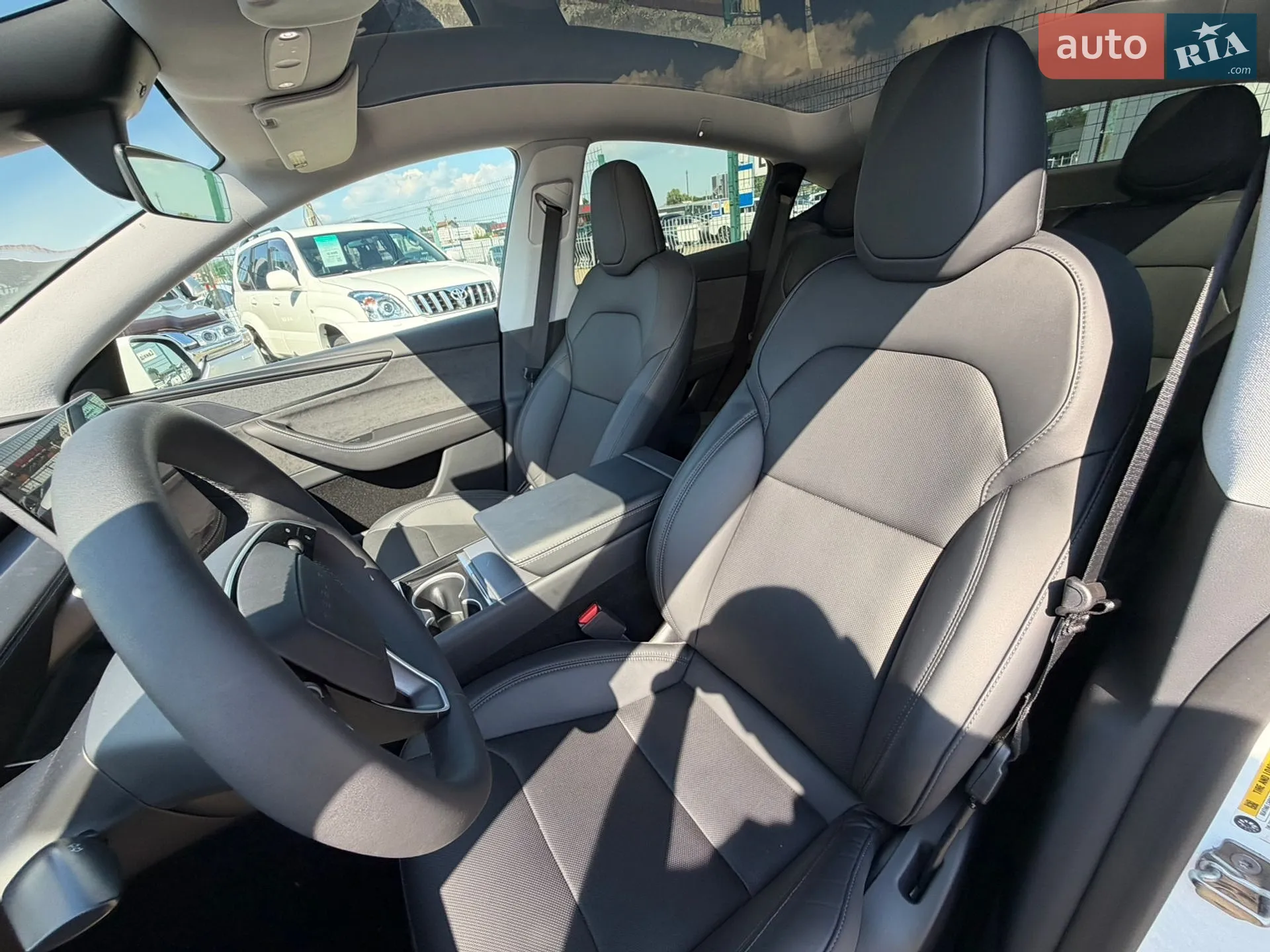 2025 Tesla Model Y - мініатюра 21