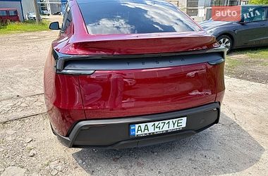Внедорожник / Кроссовер Tesla Model Y 2025 в Киеве