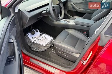 Внедорожник / Кроссовер Tesla Model Y 2025 в Киеве
