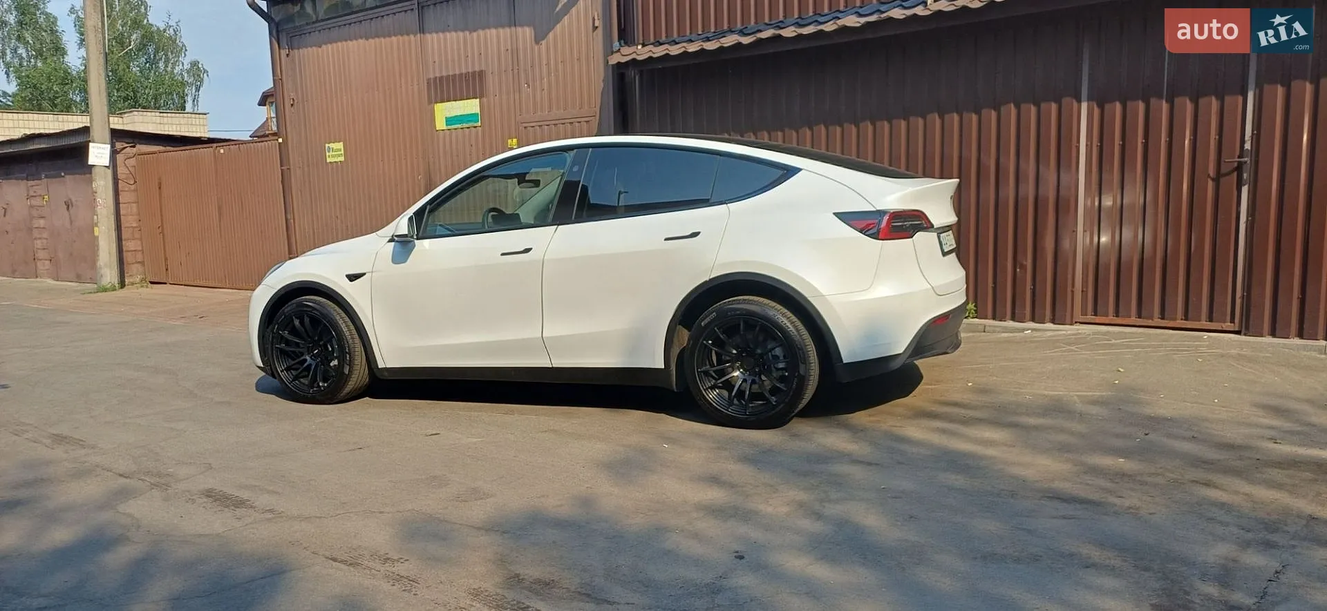 2025 Tesla Model Y - мініатюра 4