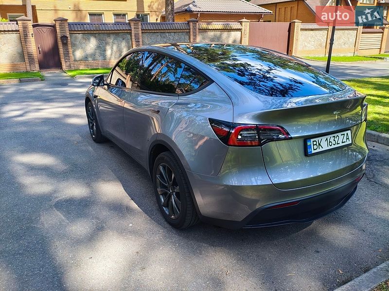 Позашляховик / Кросовер Tesla Model Y 2024 в Чернігові