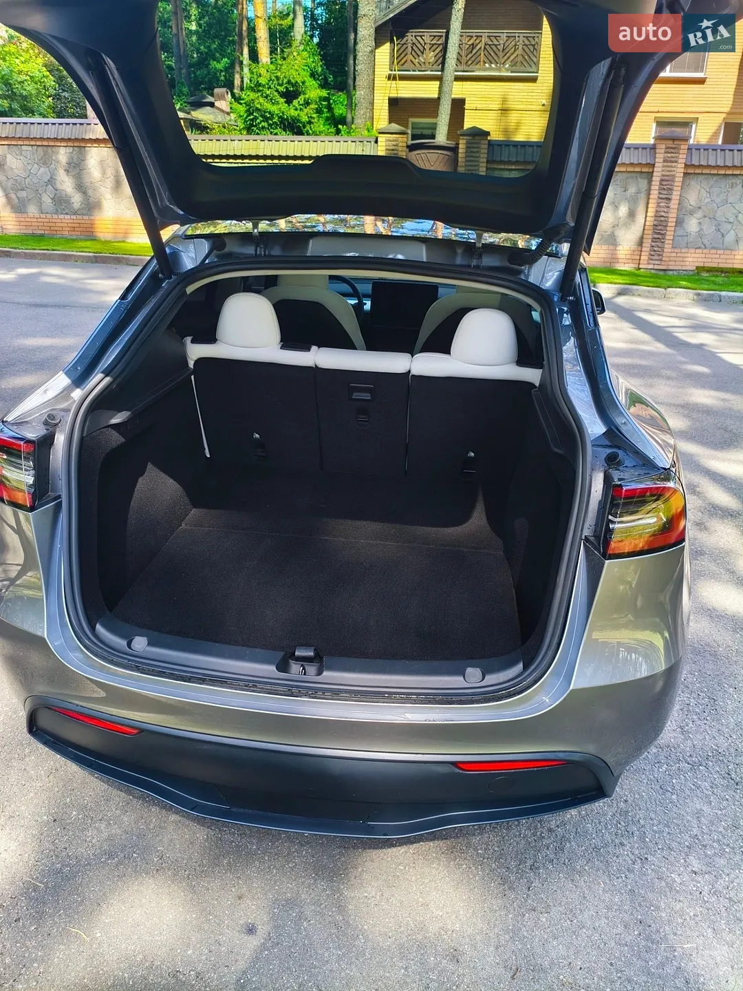 2024 Tesla Model Y - мініатюра 12