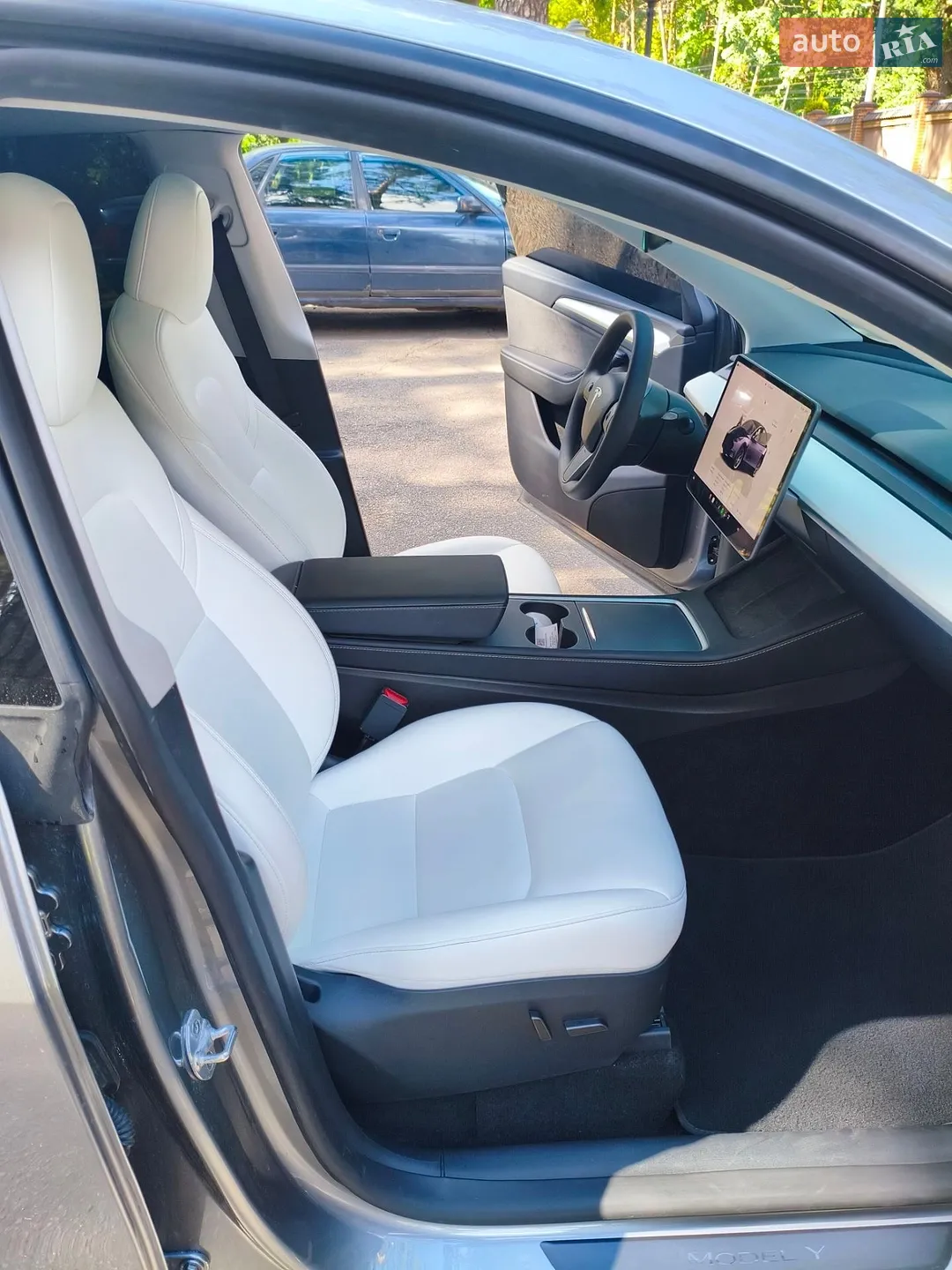 2024 Tesla Model Y - мініатюра 16