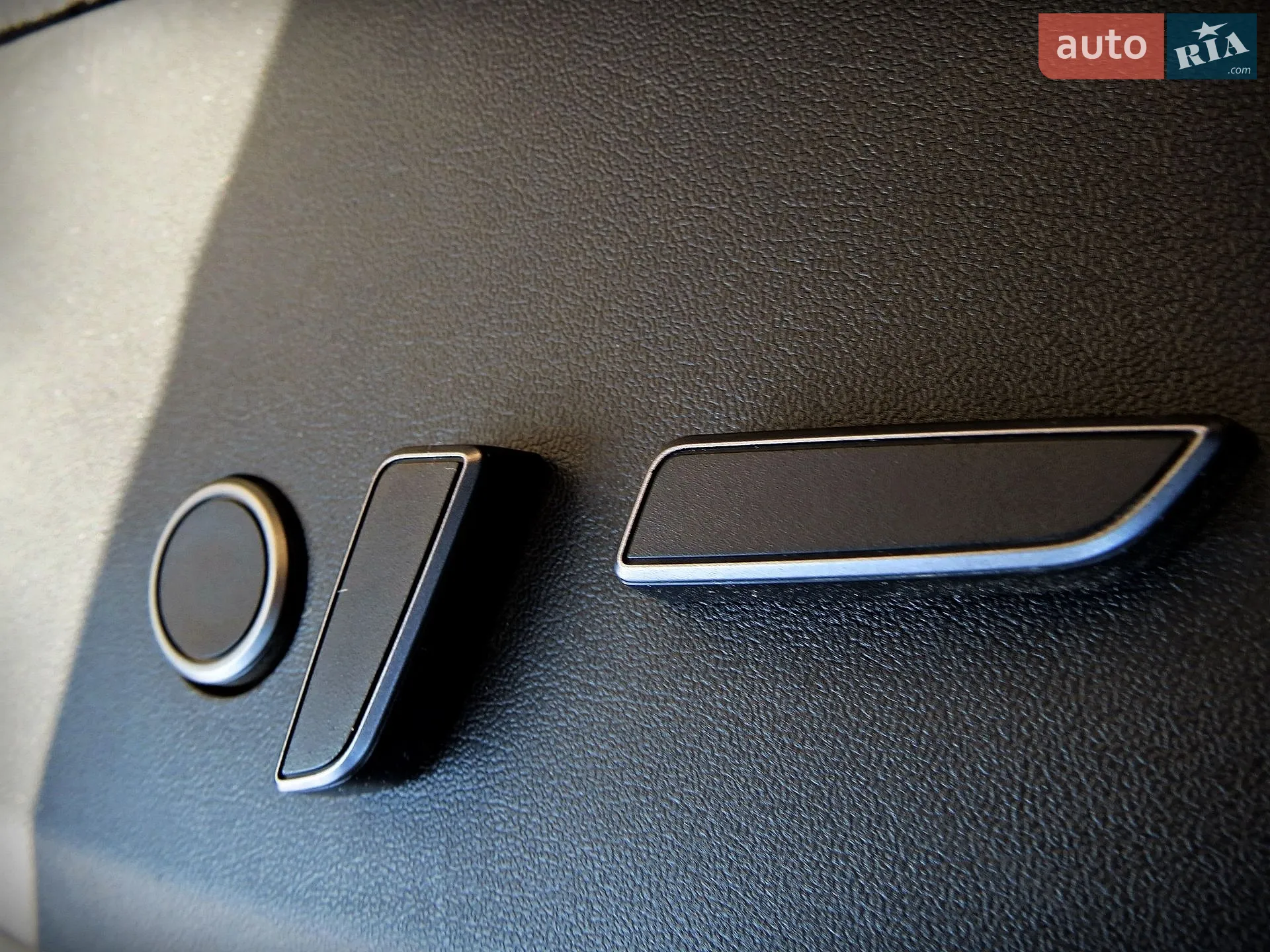 2023 Tesla Model Y - мініатюра 8